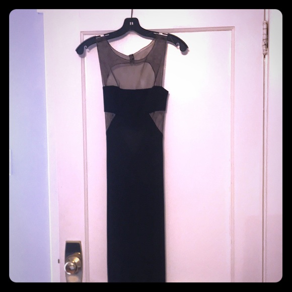 Open back black gown BCBG Maxazria - Picture 1 of 4